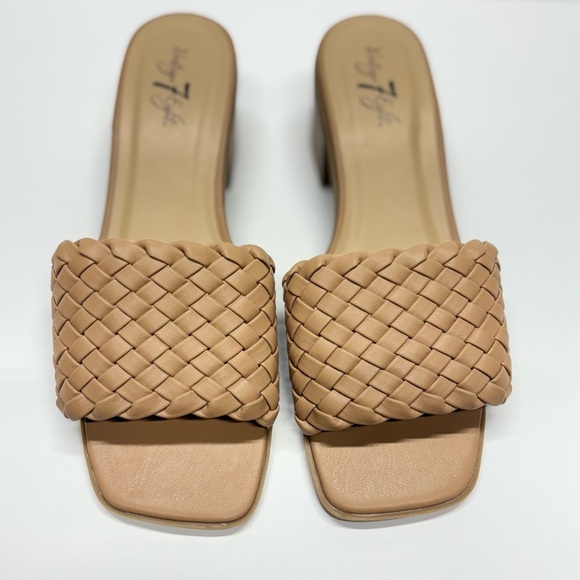 Vintage 7 Eight Mule Sandal with Heel | Tan | Size 10M
NWOT - Picture 4 of 10
